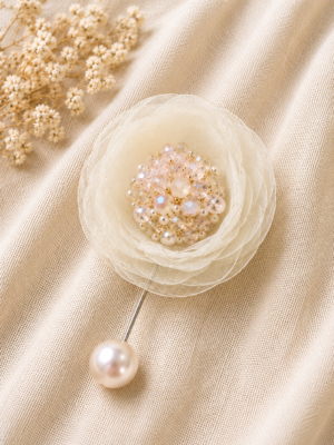 Pearly - Brooch with Pearl and Beads Pearly - Brooch with Pearl and Beads